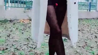 酒店探花骚熟女，扒掉裤子舔骚逼，张开双腿爆插，翘起肥臀后入