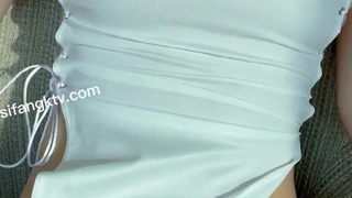 裸体少女继妹Veronica Vella在POV中被她的淫荡继兄操了