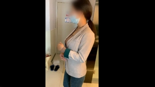 城中村女探花小卖部老板为了操我提前收摊来干我