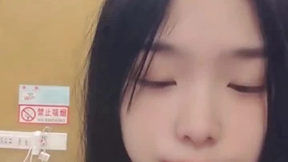 Nicols第一次体验阴道摩擦和性交