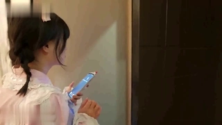 继妹Hollie Mack的嘴巴和阴道被大鸡巴插入
