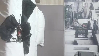 最新果哥高质量出品极品D杯漂亮嫩模湿身泡沫魅惑私拍铂金版 大尺度开两点咸猪手侵袭曼妙肉体 高清1080P版