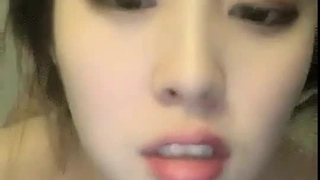 养生馆男技师【私处保健偷拍直播】少妇逼被抠到兴奋被技师狗仔式后入