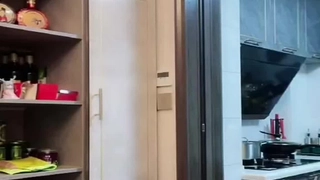 G奶極品爆乳尤物【大啵啵】露奶情趣內衣，兩個打車燈白嫩，振動棒抽插無毛粉穴，翹起屁股後入享受…