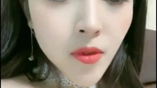 圣迪乐和留学女友去夜店玩到一半她说和同学去兜风，回家手机里的视频