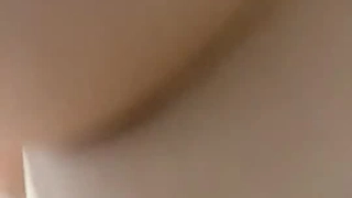 【最新❤️极品性爱】香港气质美女被男友爆插_边无套抽插粉穴边手机自拍_直接冲刺内射_叫声可射