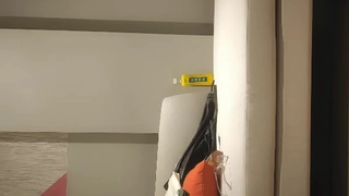 业余少女被舔阴部并被猛烈地操