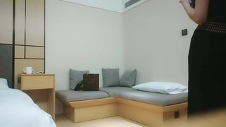 欲求不満色白美人 皆野未来